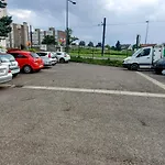 Rdc Calme Avec Parking Ferme Pres Autoroute Et Tram C Апартаменты *