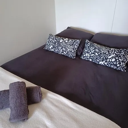 Rdc Calme Avec Parking Ferme Pres Autoroute Et Tram C Apartmán