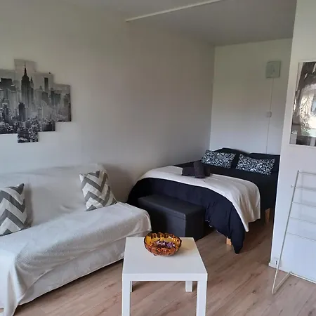 Apartmán Rdc Calme Avec Parking Ferme Pres Autoroute Et Tram C