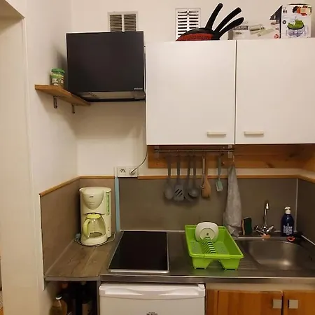 Rdc Calme Avec Parking Ferme Pres Autoroute Et Tram C شقة *