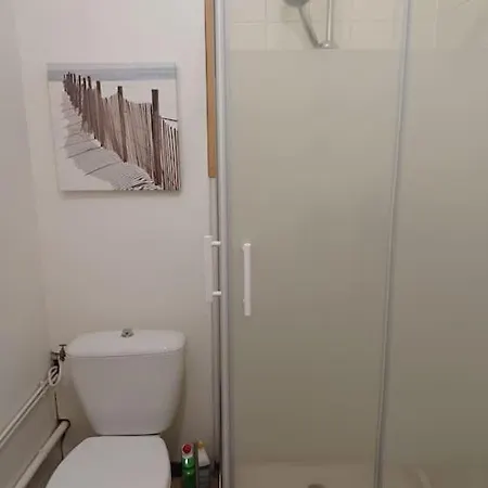 Rdc Calme Avec Parking Ferme Pres Autoroute Et Tram C * مُلووز