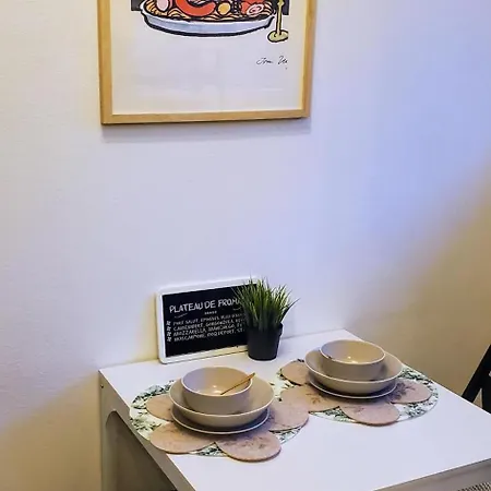 شقة Rdc Calme Avec Parking Ferme Pres Autoroute Et Tram C