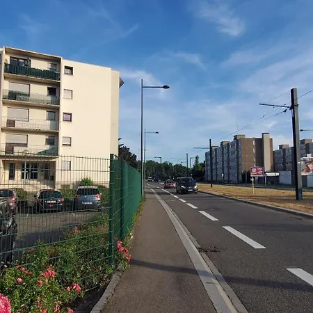 Apartmán Rdc Calme Avec Parking Ferme Pres Autoroute Et Tram C