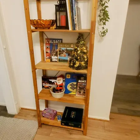 Rdc Calme Avec Parking Ferme Pres Autoroute Et Tram C شقة *